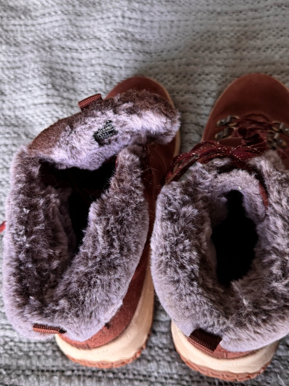 LL Bean Women's Day Venture Insulated Boots, Lace-Up - Picture 4 of 6